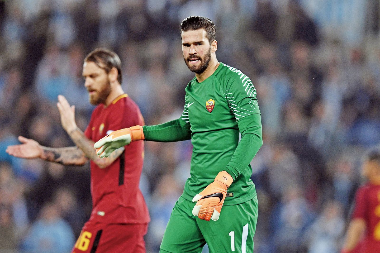 高芙在网前 高芙在网前