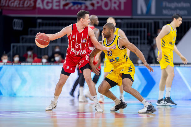 强队的较量 强队的较量