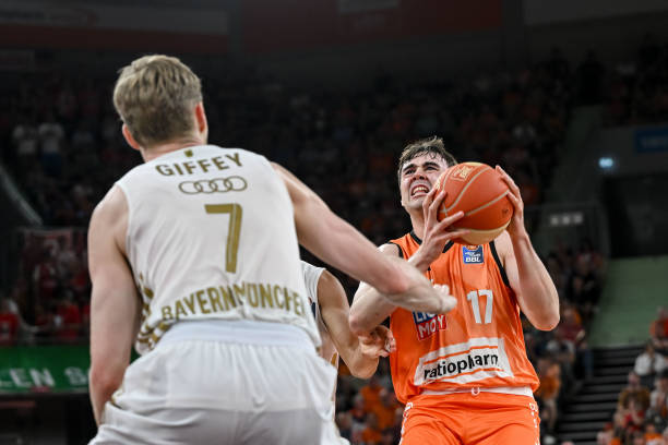 现了职业化 现了职业化